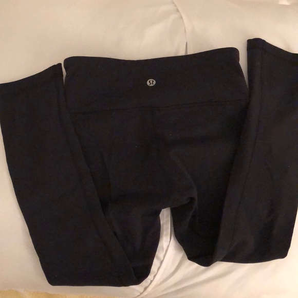 Lululemon cropped black leggings - Picture 2 of 5